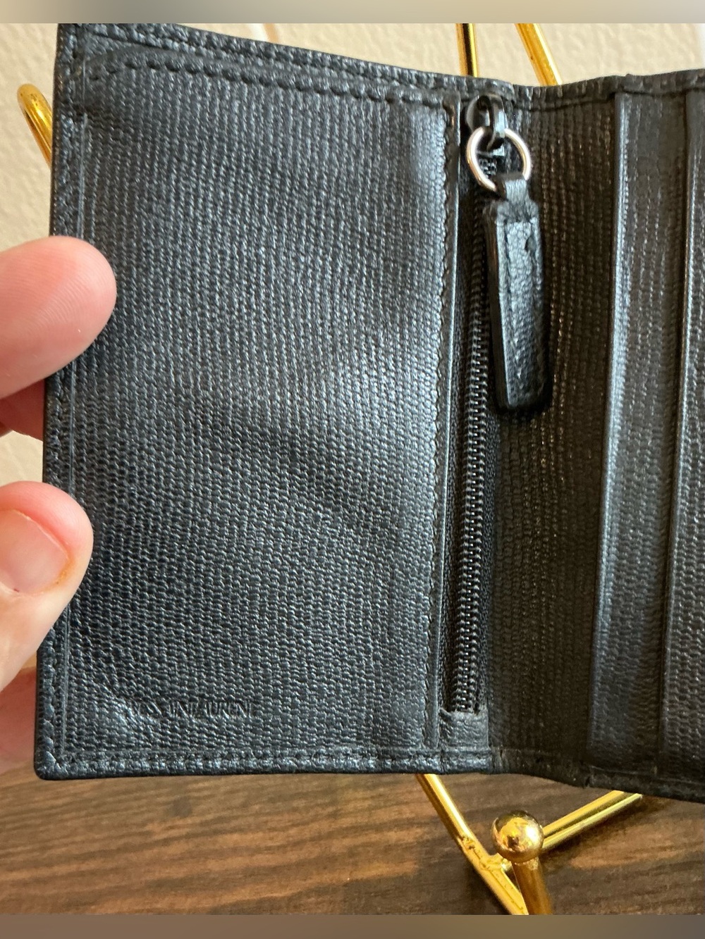 Rare Minimilist Yves Saint Laurent "Y" debossed bifold Black Leather Card wallet - Picture 5 of 6